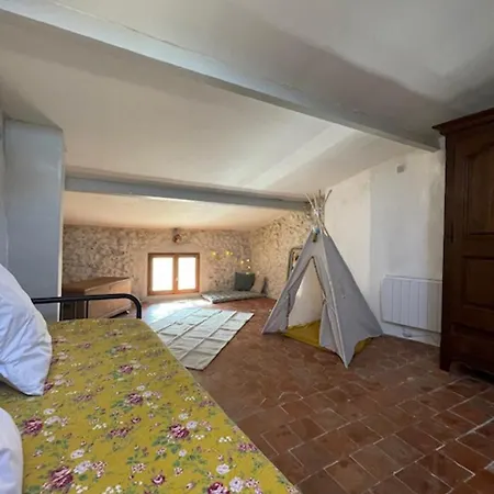 Nyaraló Maison De Village Centre