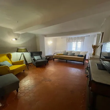 Maison De Village Centre Сasa de vacaciones *