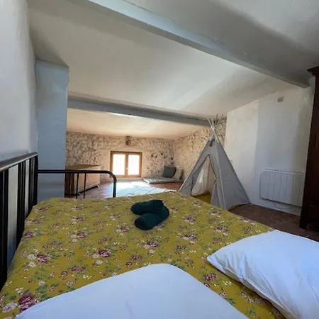 Сasa de vacaciones Maison De Village Centre Quinson